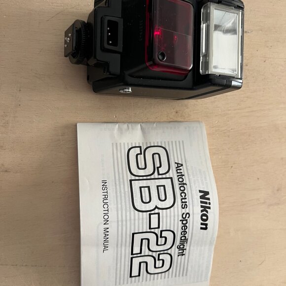 Nikon Speedlight SB-22 SB22 Mount Flash - Picture 2 of 8